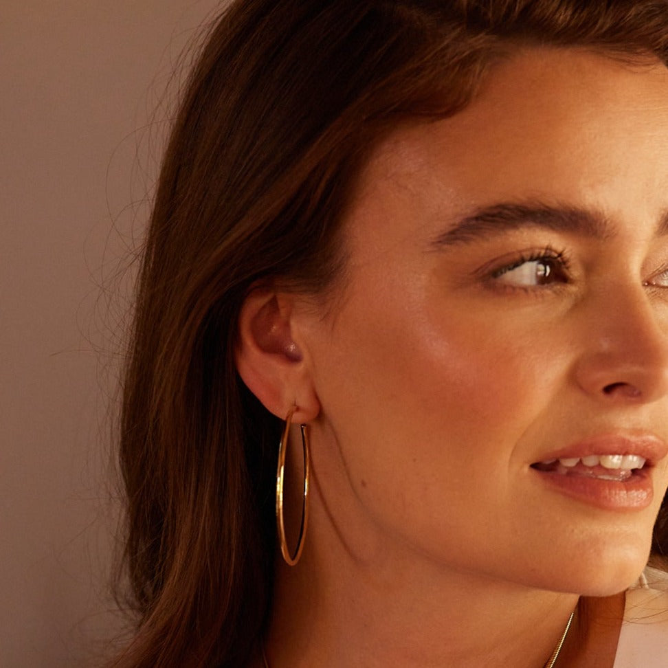 14K Gold Aurelia Classic Thin Hoops