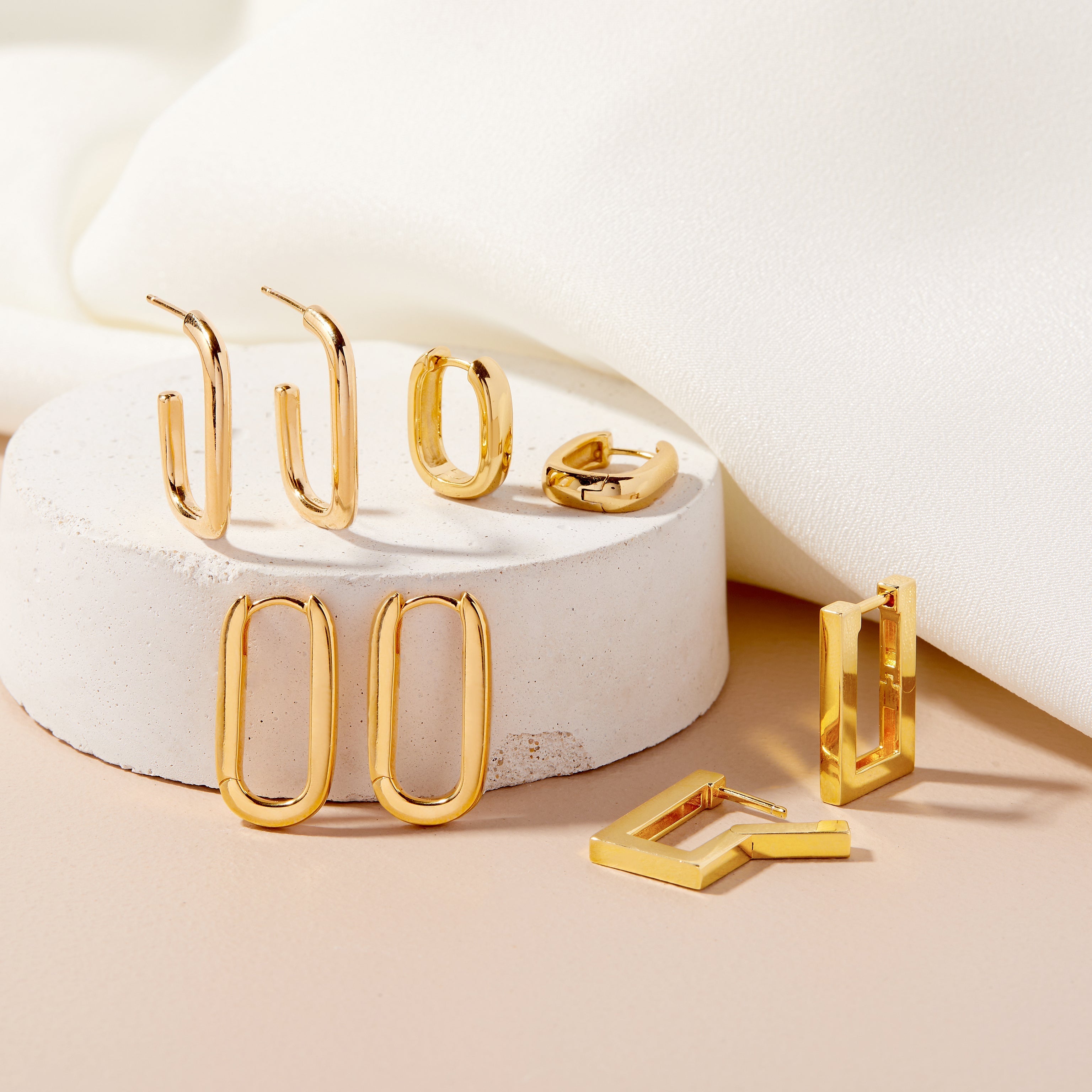 14K Gold Aurelia Classic Hoops