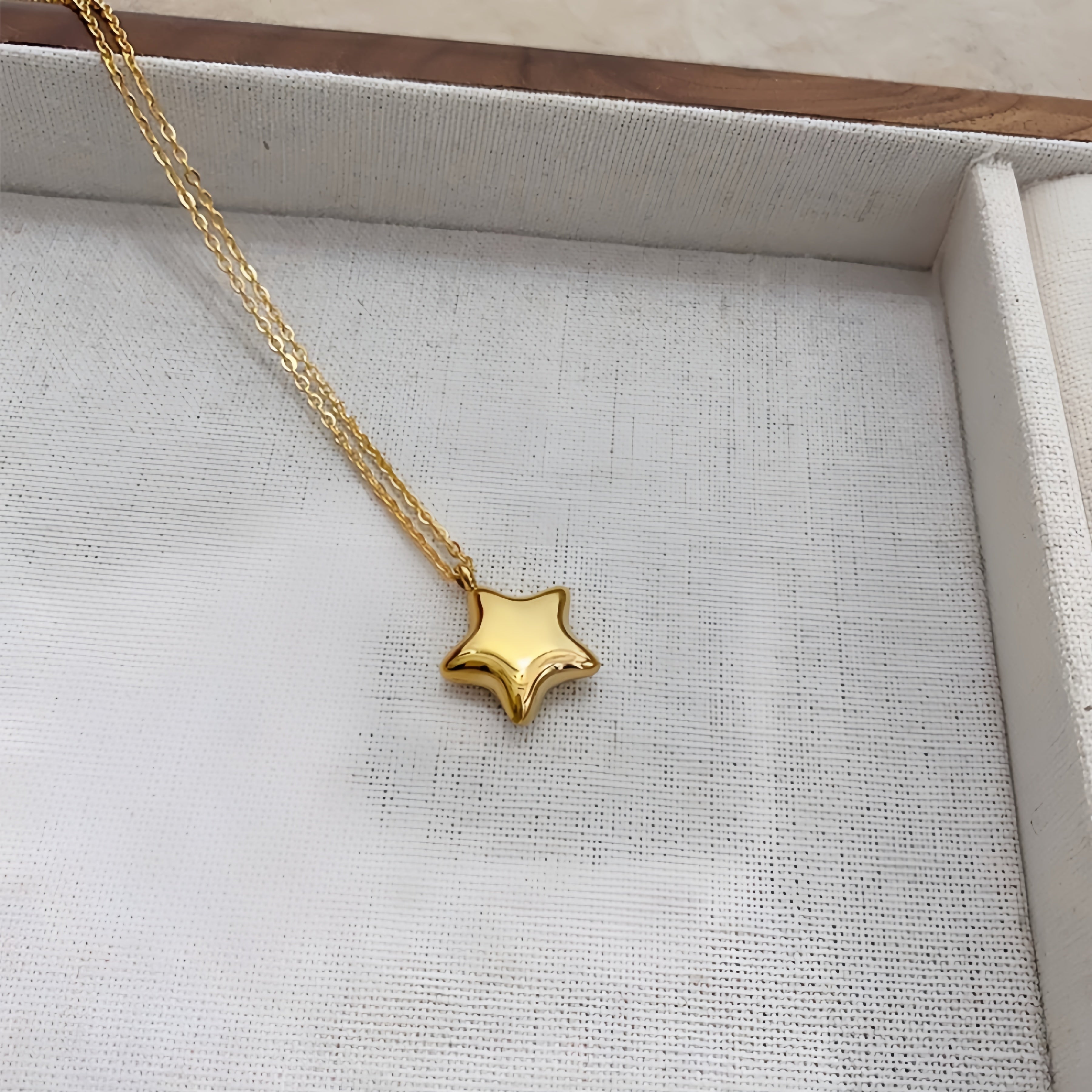 14K Gold Dazzling Twinkling Star Necklace