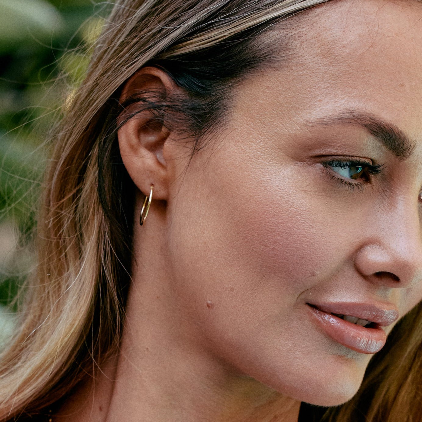 14K Gold Solenne Endless Hoops