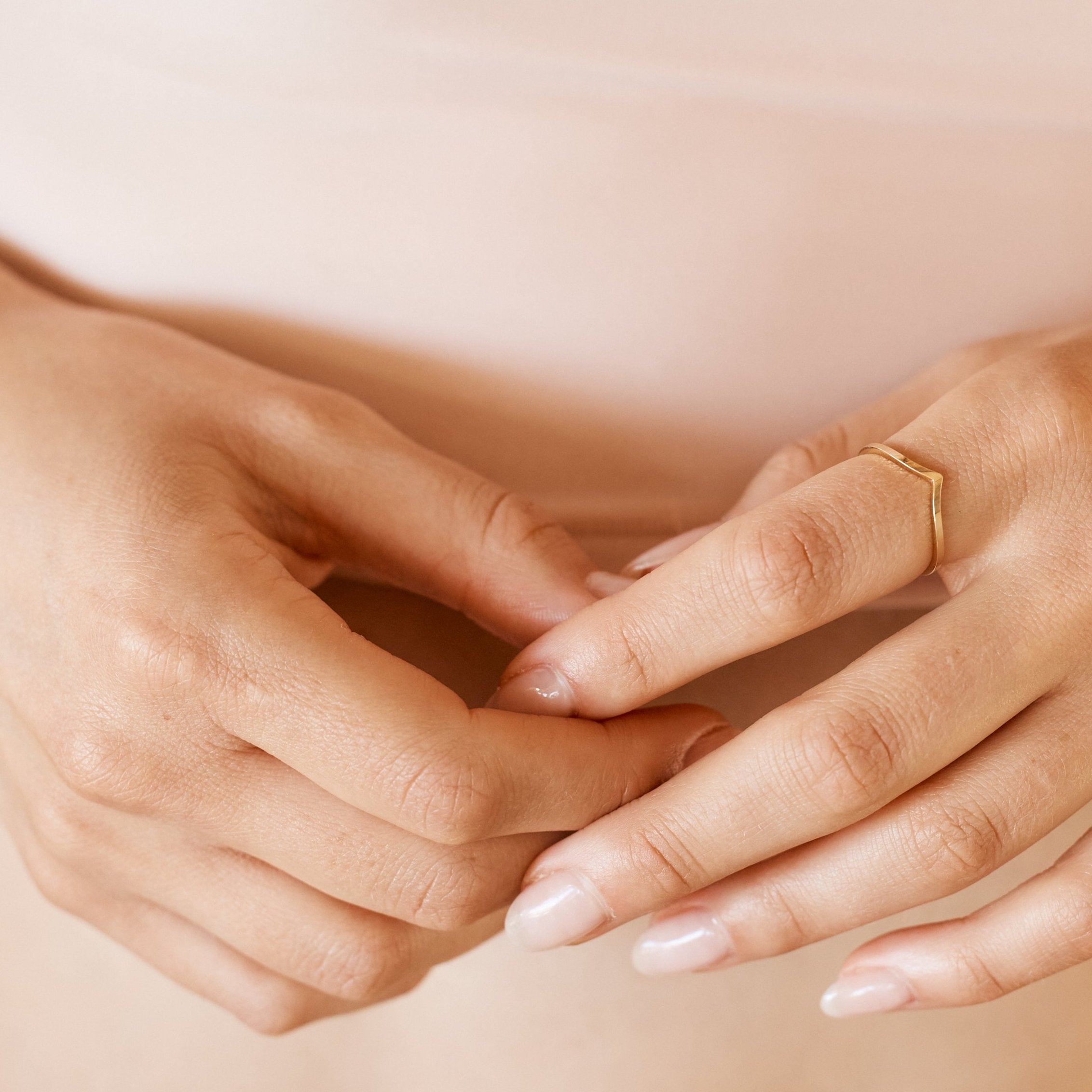 14K Gold Aureline Slim Band Ring