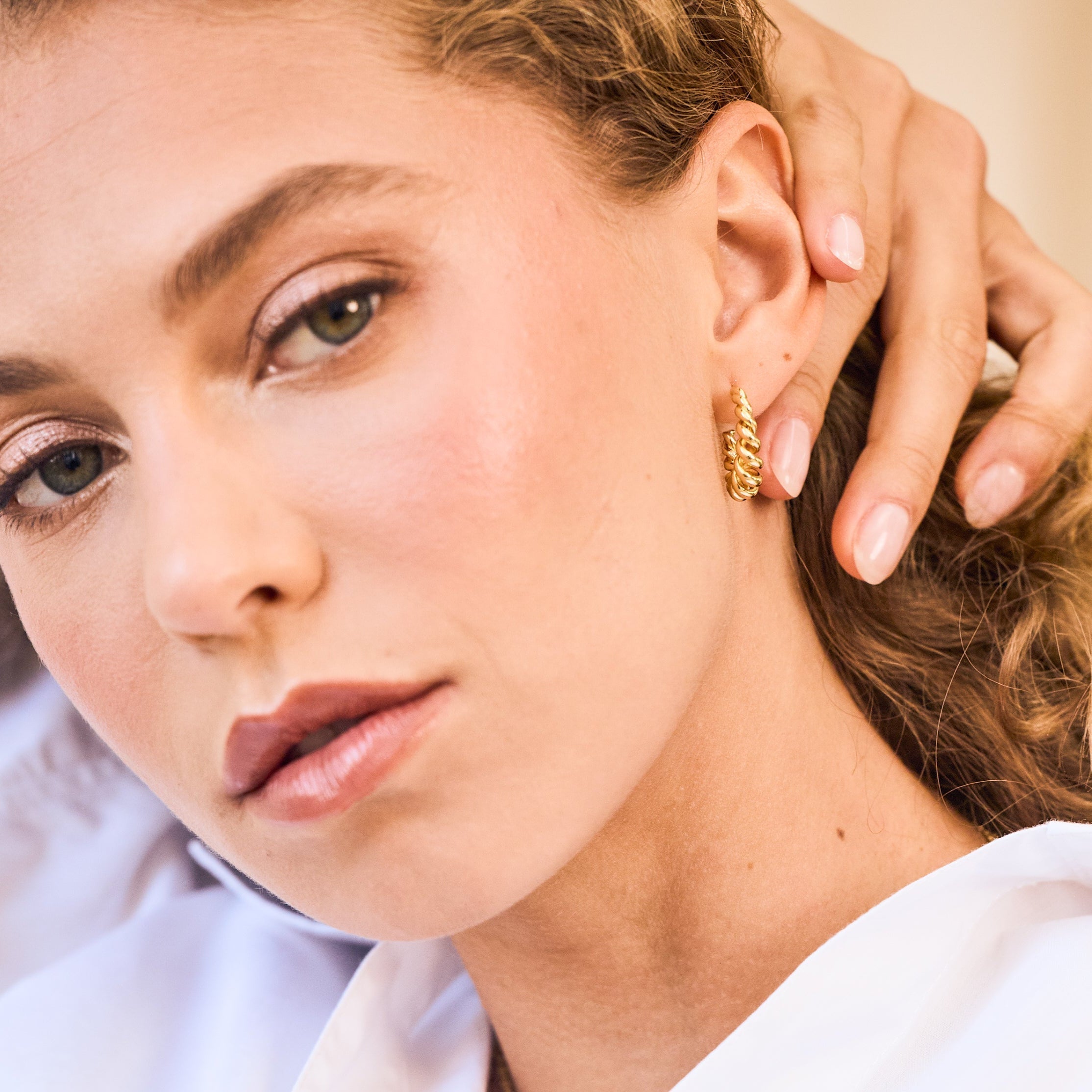 14K Gold Aureline Twist Hoop Earrings