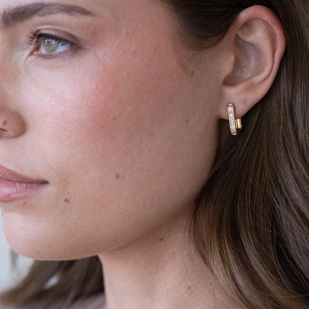 14K Gold Seraphine Link Diamond Huggies